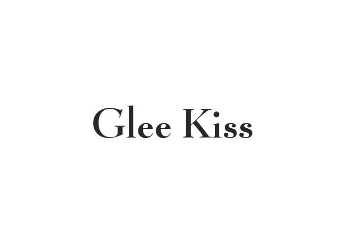 GLEE KISS