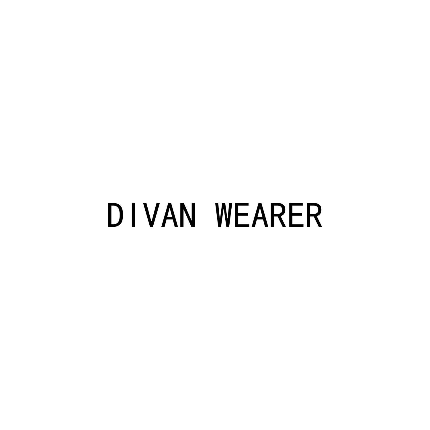 DIVAN WEARER